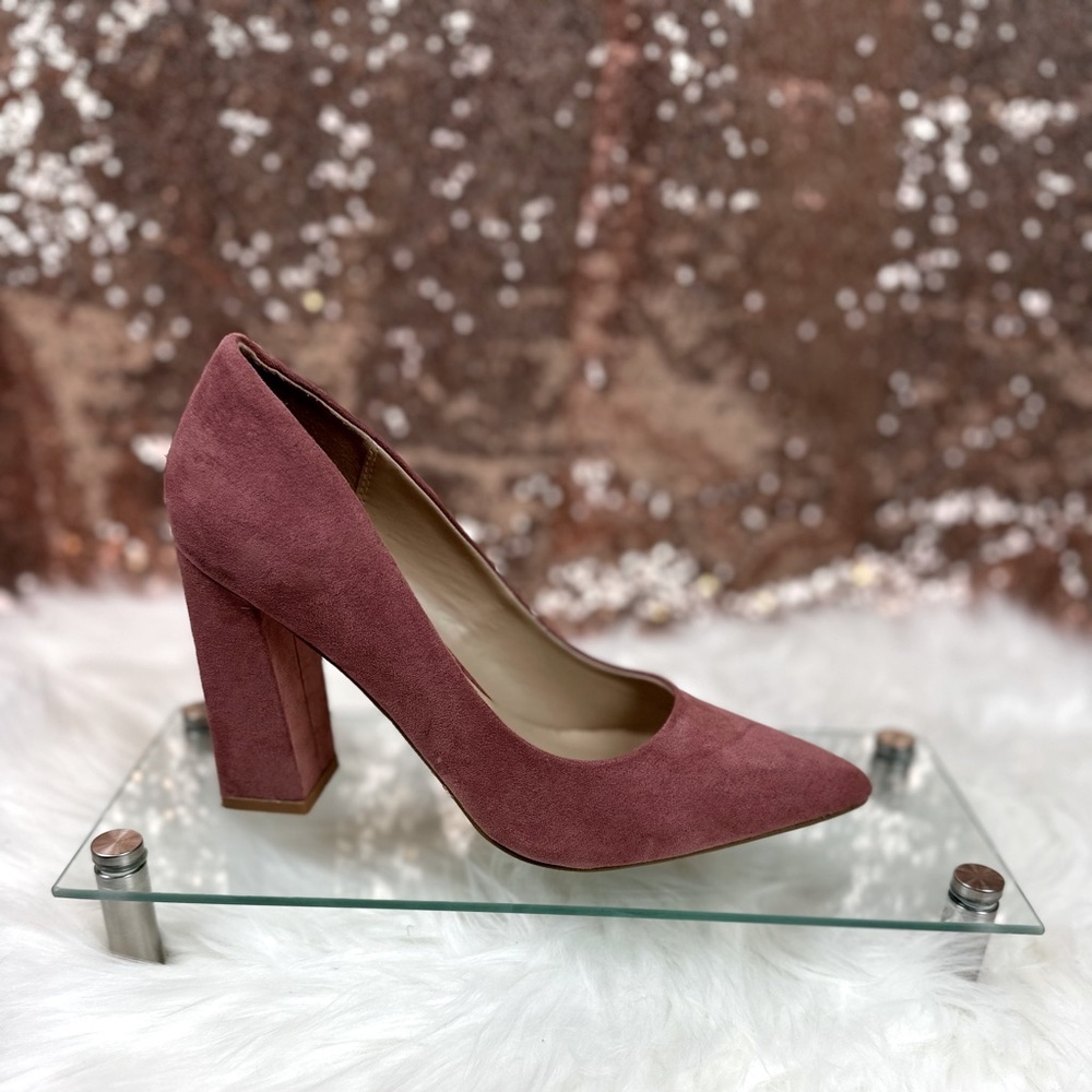 Size 7, Pink Suede Square Heels
